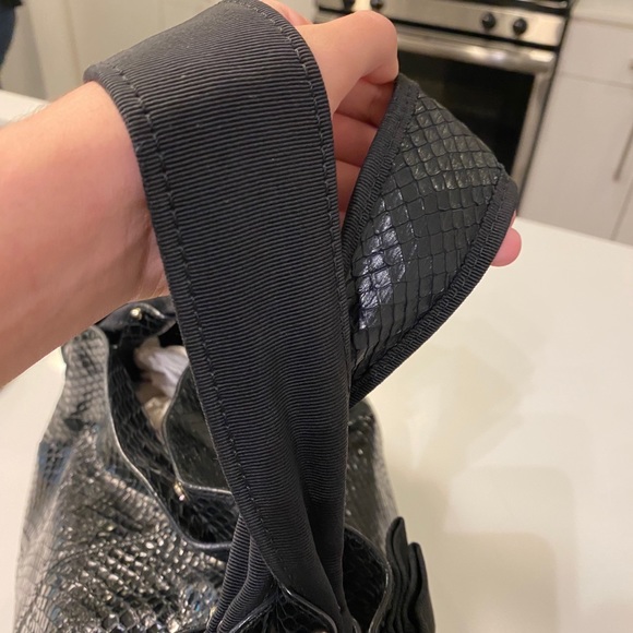 Ferragamo Miss Vara Python Bow Bag - Picture 4 of 13